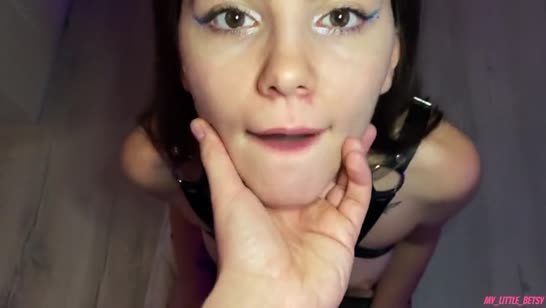 Молодая жена решила примерить фетиш наряд для мужа 5