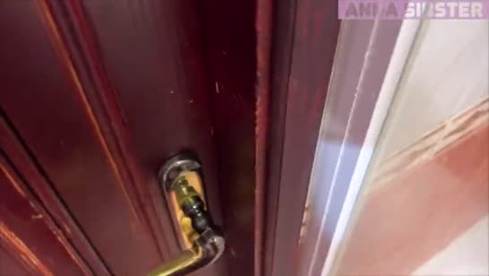 Намочил сводной сестре одежду и пришлось раздеваться 2