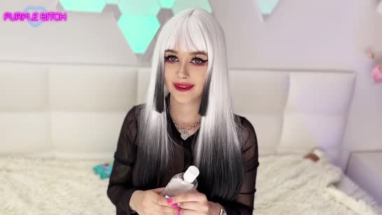 Пошлая вебкамщица Purple Bitch снимает очередной анальный разврат 1