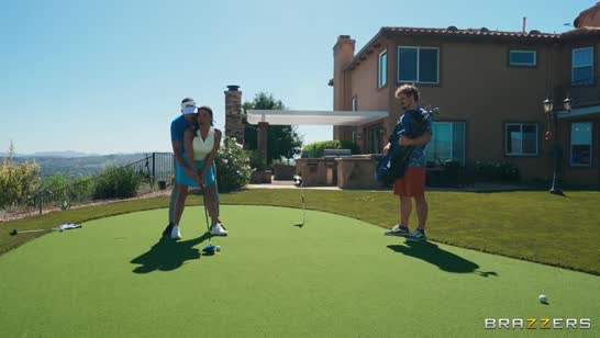 Развратная Luna Star набросилась на большой член тренера 1