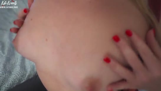 Сексуальные штанишки сразу раскачали стояк паренька 1