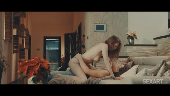 Встретила своего мужа после работы в соблазнительном наряде