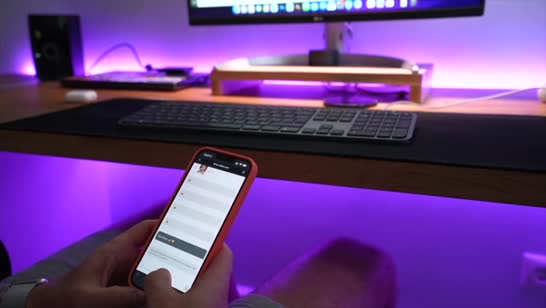 Девочка крутит своей красивой попой и устраивает романтический секс 1