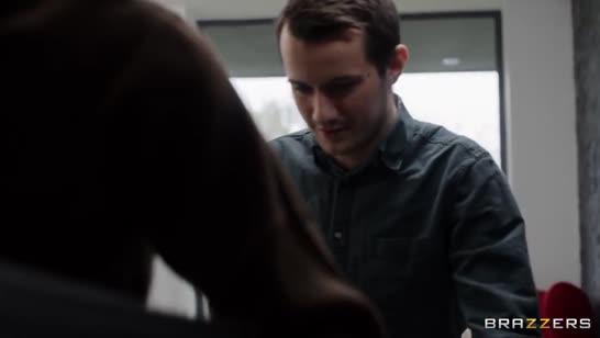 Роскошная жопа Claudia Bavel всегда поднимает стояк мужа 1