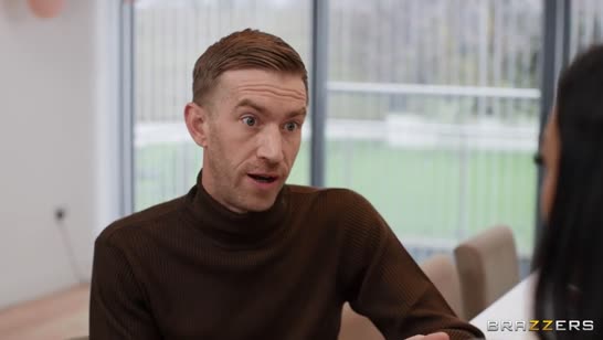 Роскошная жопа Claudia Bavel всегда поднимает стояк мужа 2