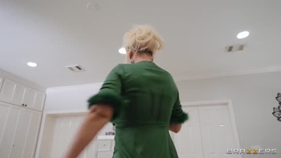 Милфа дает полапать свои буфера и хочет порева 1