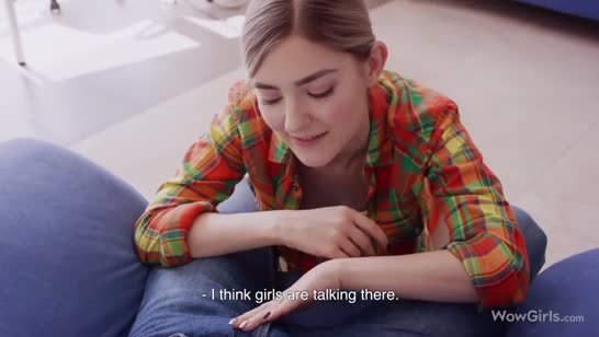 Русская деваха с задором делает отсос другу 2