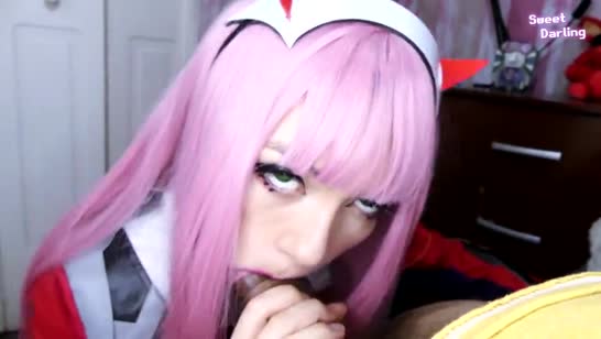 Вебкамщица в секс наряде стонет от глубокого проникновения 4