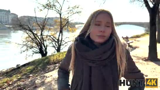 Большой член дербанит киску девочки на глазах мужа куколда 1