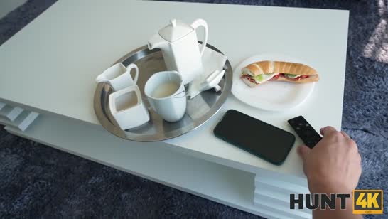 Молодая жена вынуждена отрабатывать натурой косяки мужа 1