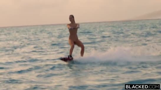 Рыжей любовнице вставляют елдак по самое основание 1