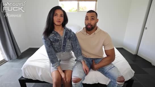 Латиночка снимает на камеру жесткач с бойфрендом 1