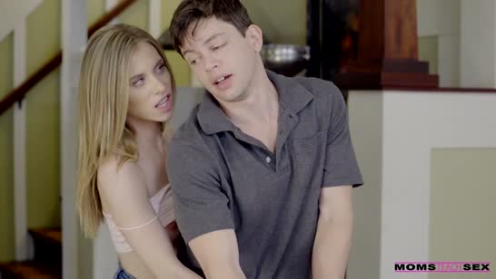 Девочки вызвали на дом массажиста потрахаться