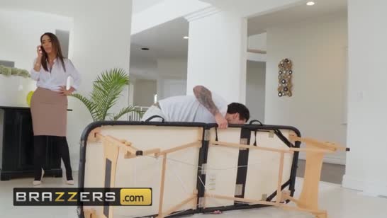 Массажист по вызову ублажает богатенькую особу 2