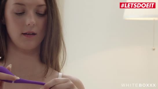 Изабелла Де Лаа красиво удовлетворяет желания вибратором 2