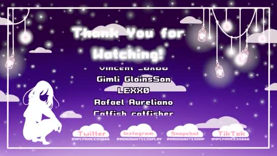 Вебкамщица в косплей наряде решила потеребить киску 7