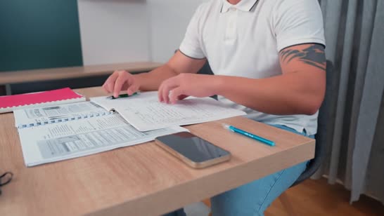 Симпотная репетитор решила сделать перерыв 1