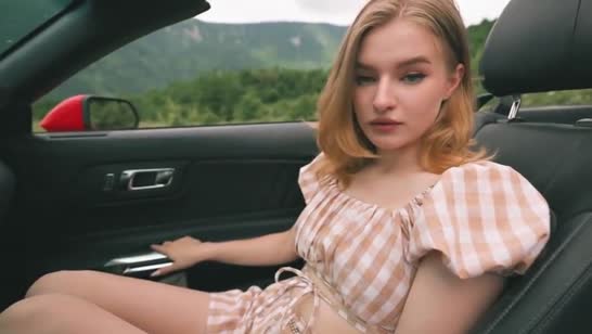 Богатенький парень вывез любовницу на природу потрахаться 2