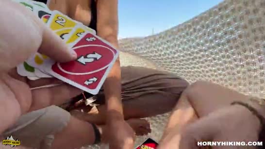 Семейная парочка устроила экстремальный перепихон на пляже 1